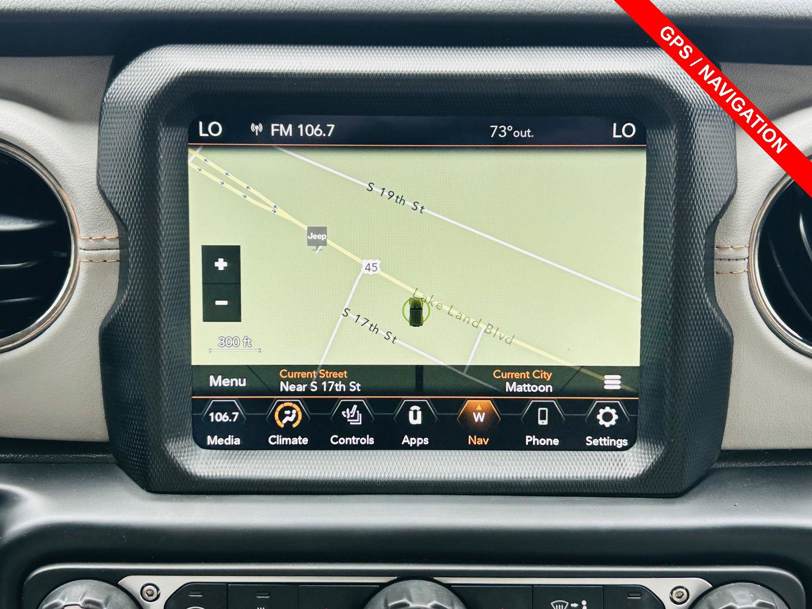 Used 2023 Jeep Wrangler Unlimited Sahara AWD/4WD image 5