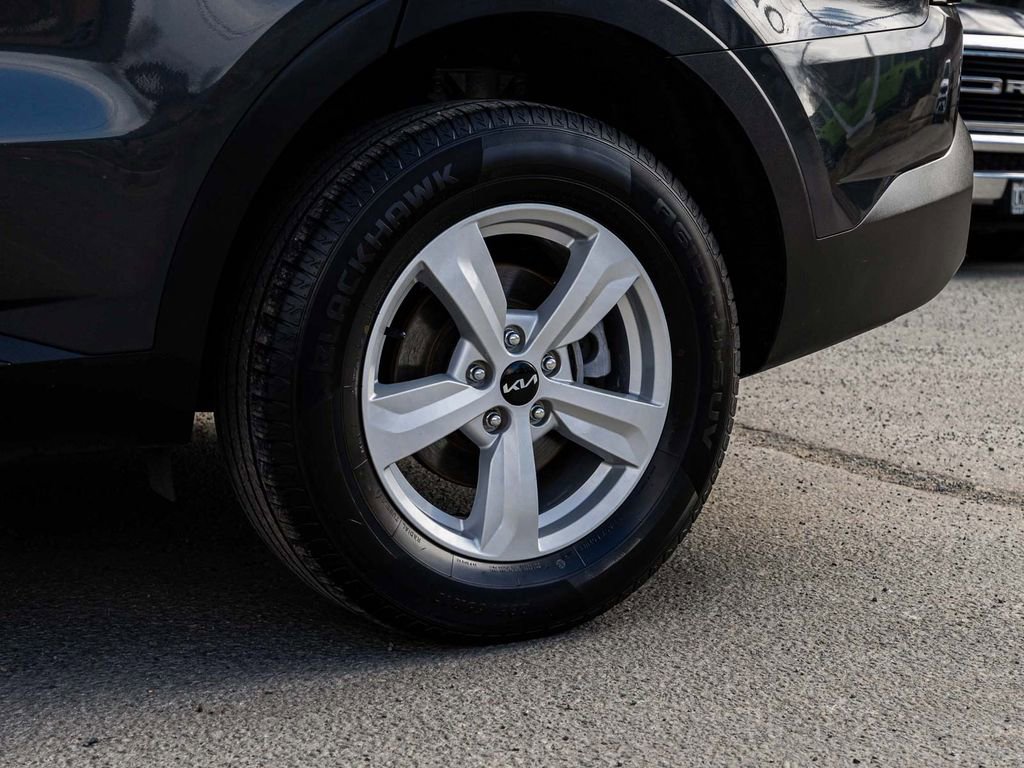 Used 2022 Kia Sorento LX AWD/4WD image 8