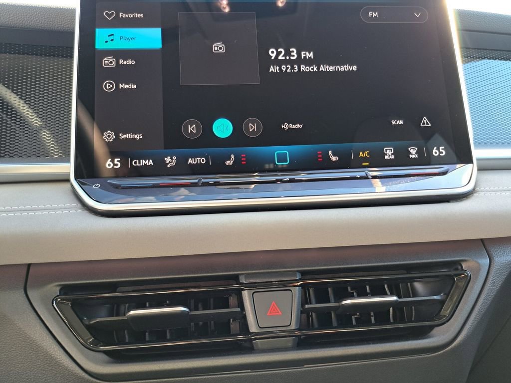 New 2026 Volkswagen Tiguan SE image 8