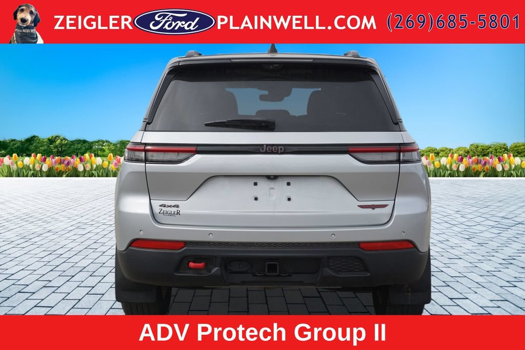 Used 2022 Jeep Grand Cherokee Trailhawk w/ ADV Protech Group II AWD/4WD image 4