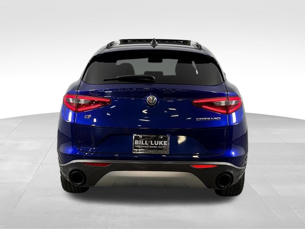 Used 2022 Alfa Romeo Stelvio Ti AWD/4WD image 8
