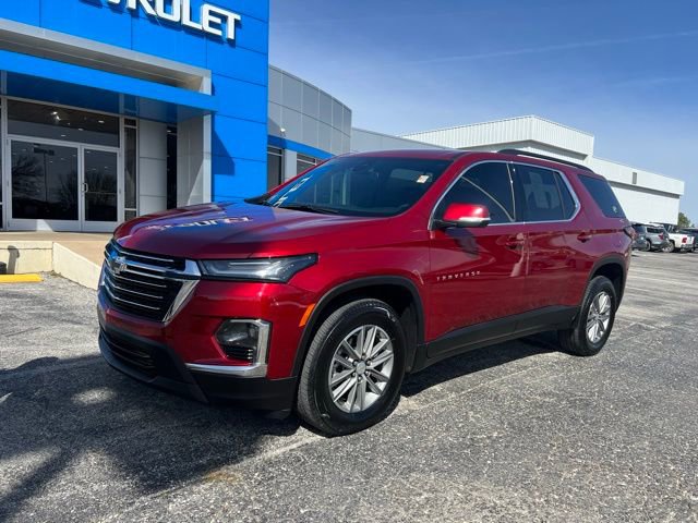 Used 2023 Chevrolet Traverse LT image 2