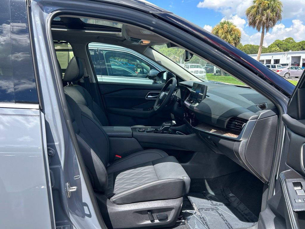 Certified 2026 Nissan Rogue Platinum w/ Platinum Premium Package AWD/4WD image 42