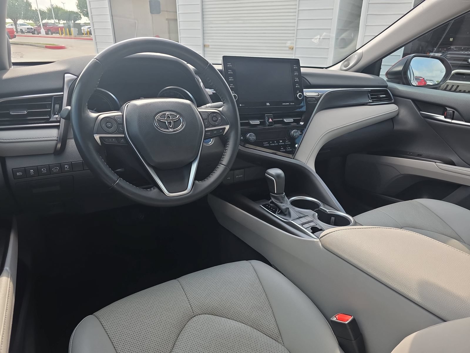 Used 2021 Toyota Camry XLE w/ Navigation Upgrade Package FWD image 13