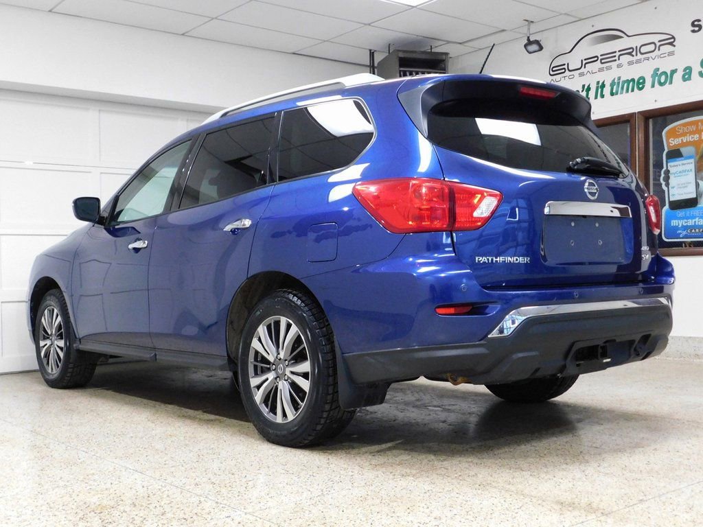 Used 2018 Nissan Pathfinder SV image 6