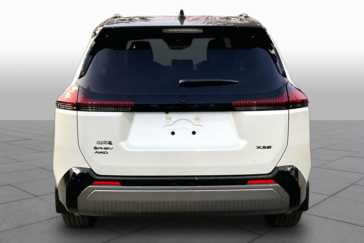 New 2026 Toyota RAV4 XSE w/ Panoramic Sun Roof Package AWD/4WD image 4