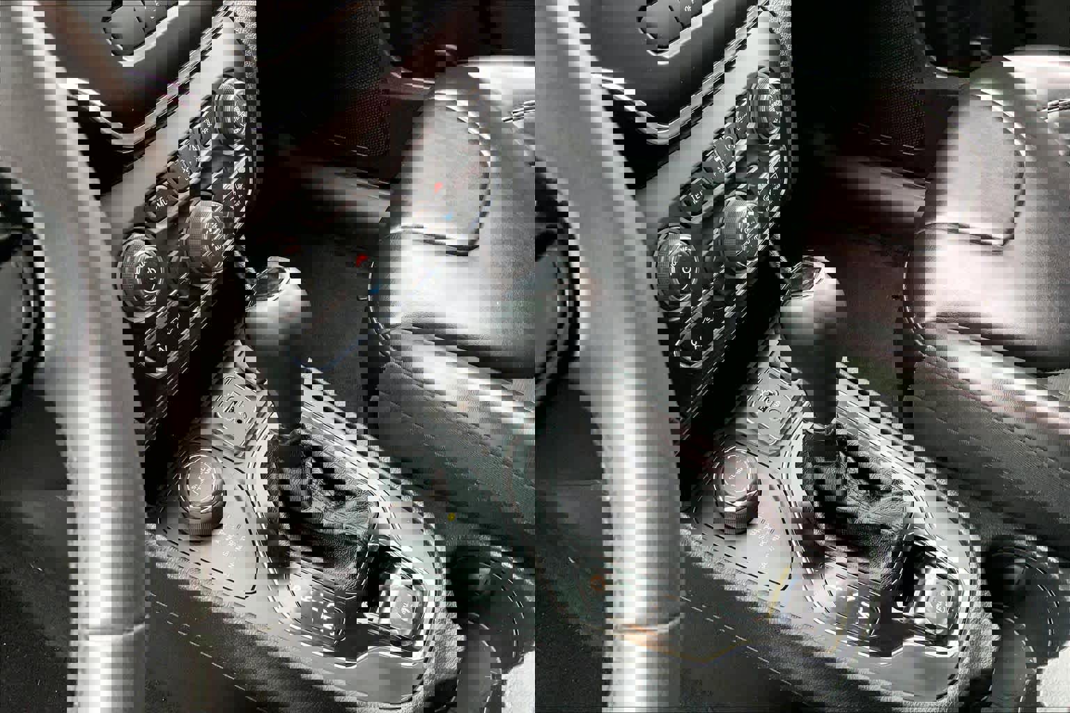 Used 2020 Jeep Cherokee Latitude Plus image 16