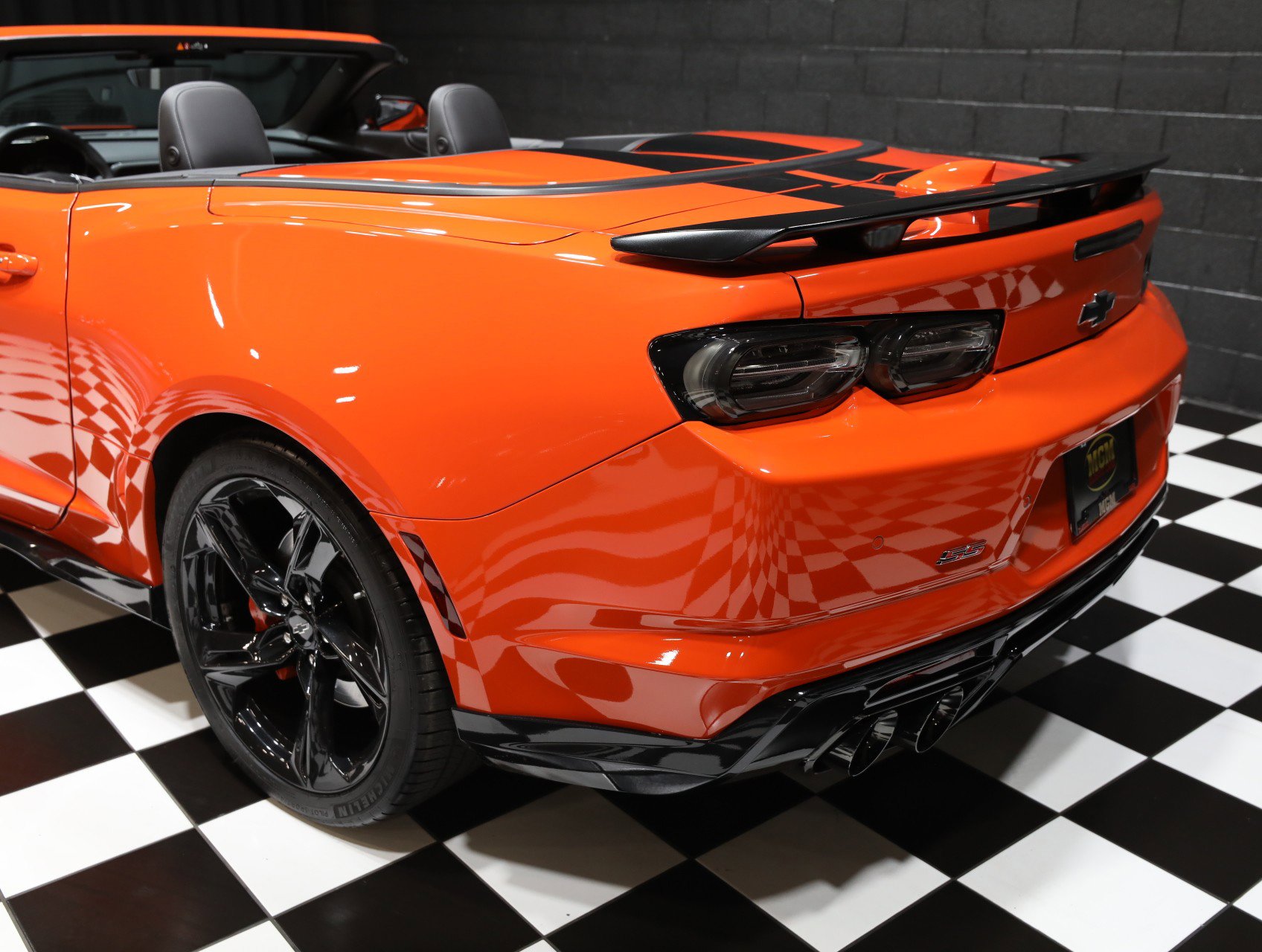 Used 2020 Chevrolet Camaro SS RWD image 36