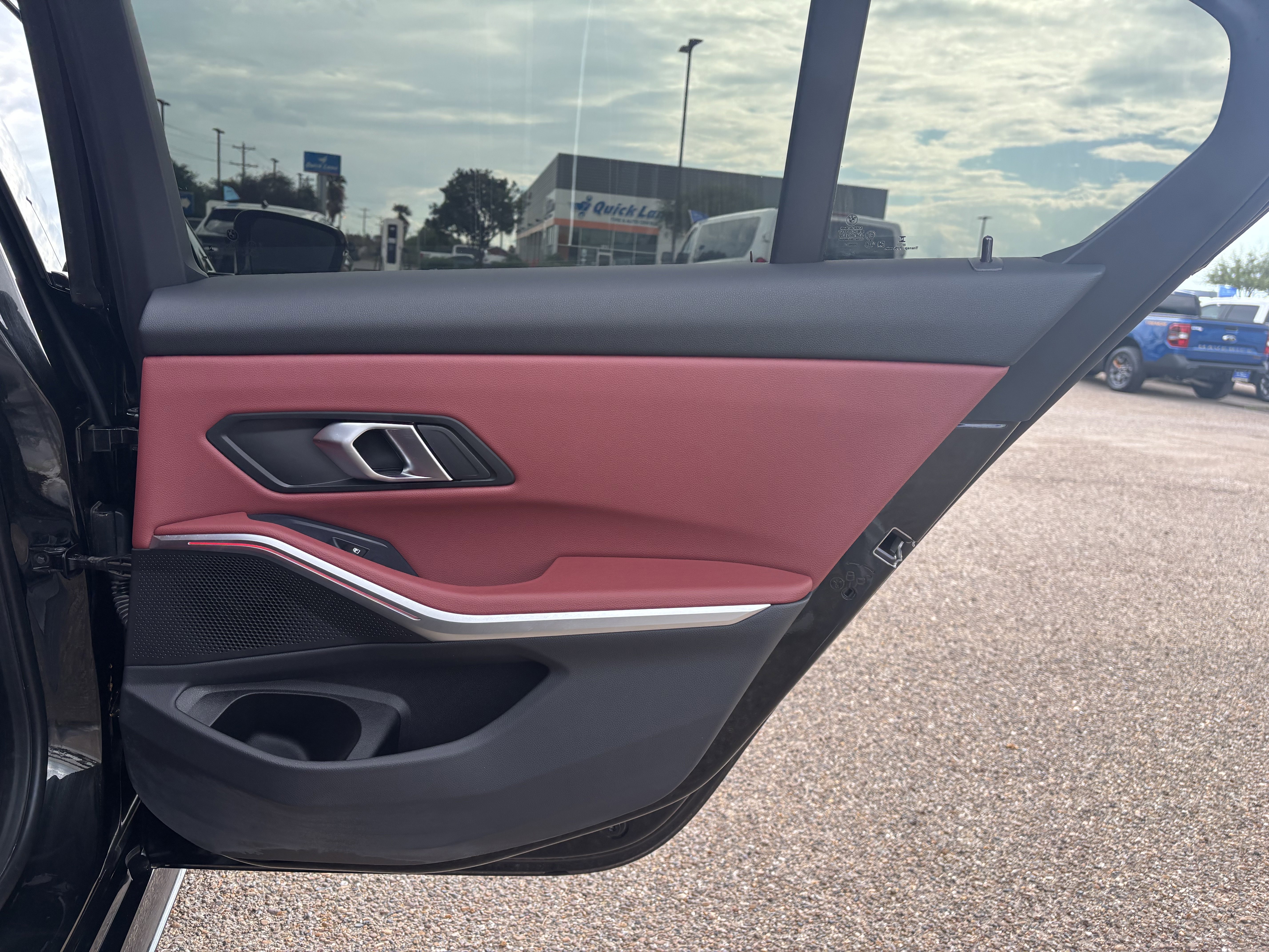 Used 2024 BMW 330i Sedan w/ M Sport Package image 24