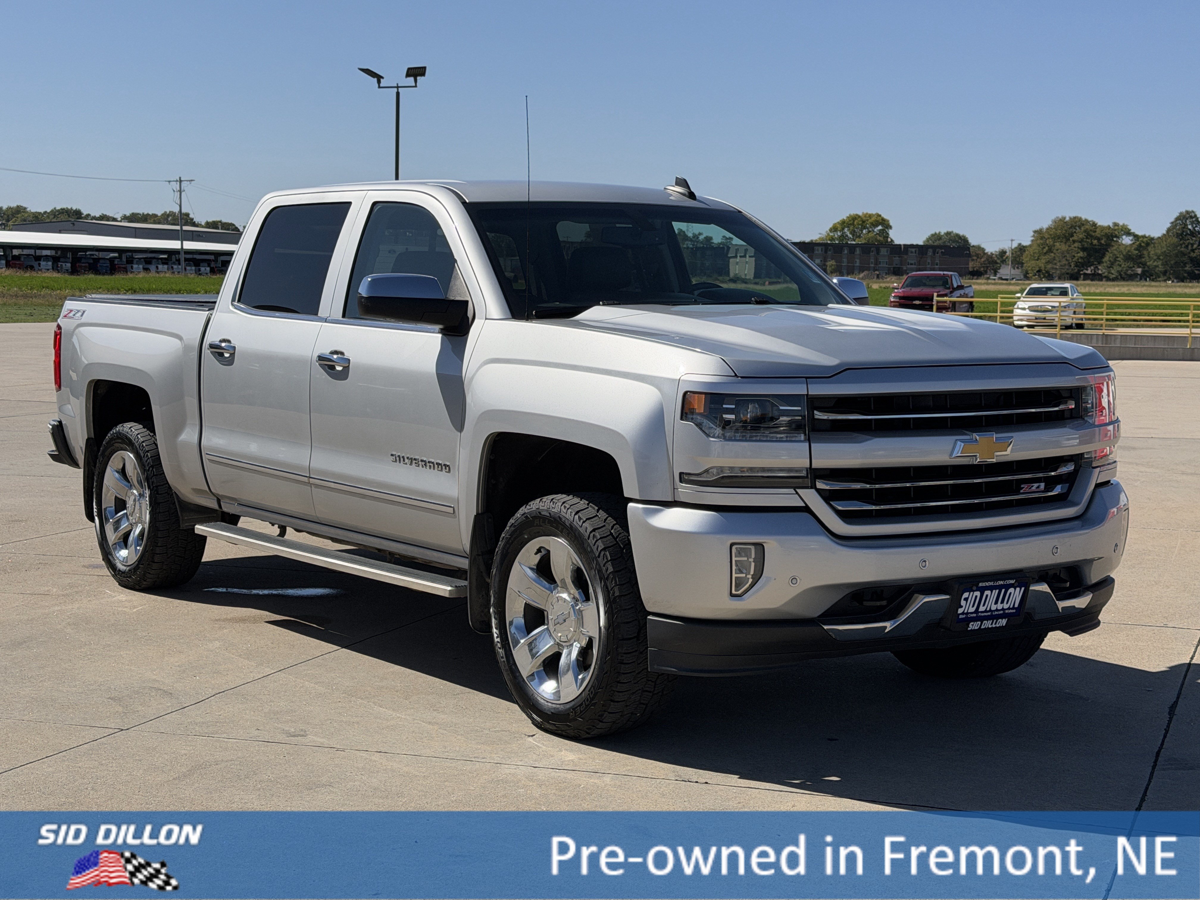Used 2017 Chevrolet Silverado 1500 LTZ Z71 w/ LTZ Plus Package AWD/4WD image 2