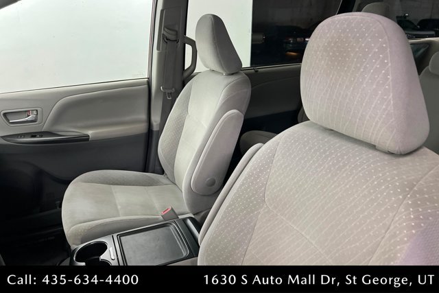 Used 2020 Toyota Sienna LE FWD image 16