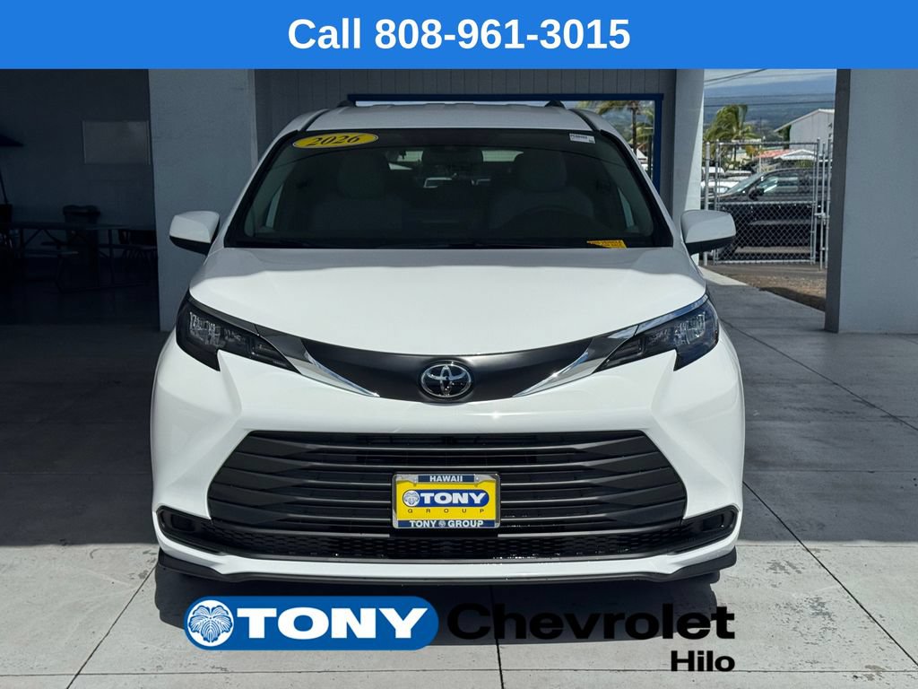 Used 2026 Toyota Sienna LE FWD image 8