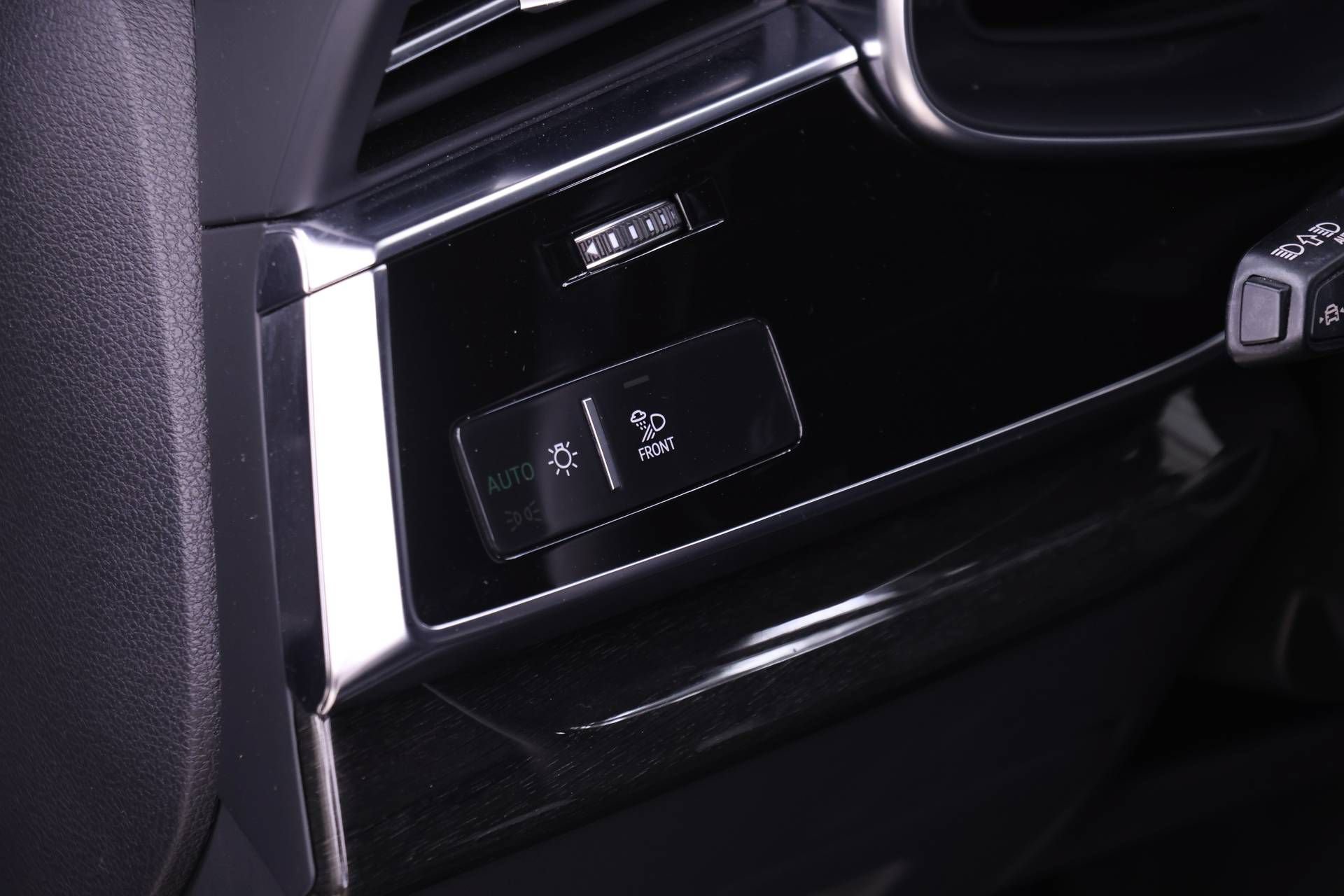 Certified 2022 Audi Q8 Prestige w/ Prestige Package AWD/4WD image 21