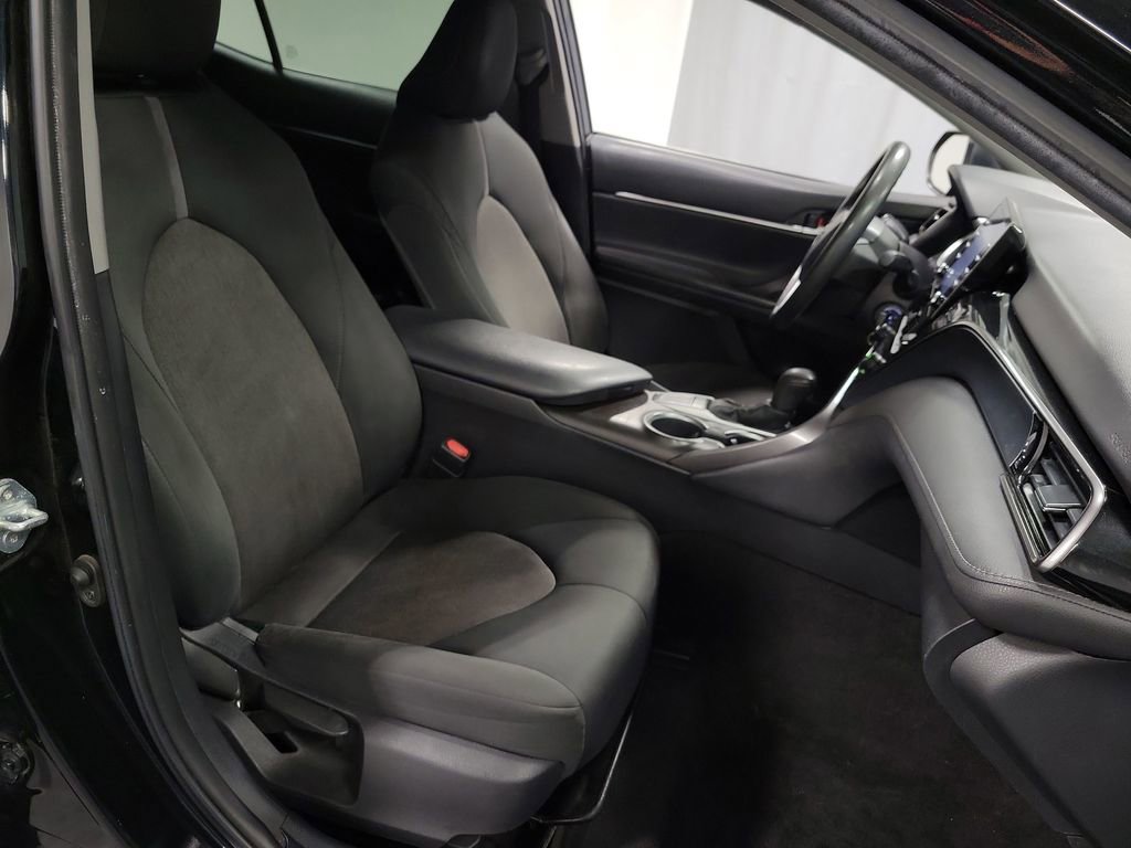 Used 2022 Toyota Camry LE w/ Carpet Mat Package (TMS) image 26