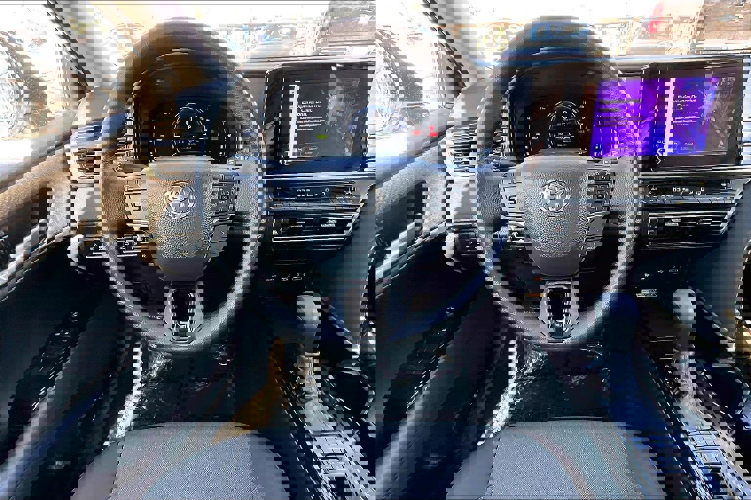 Used 2025 Toyota Camry LE image 5