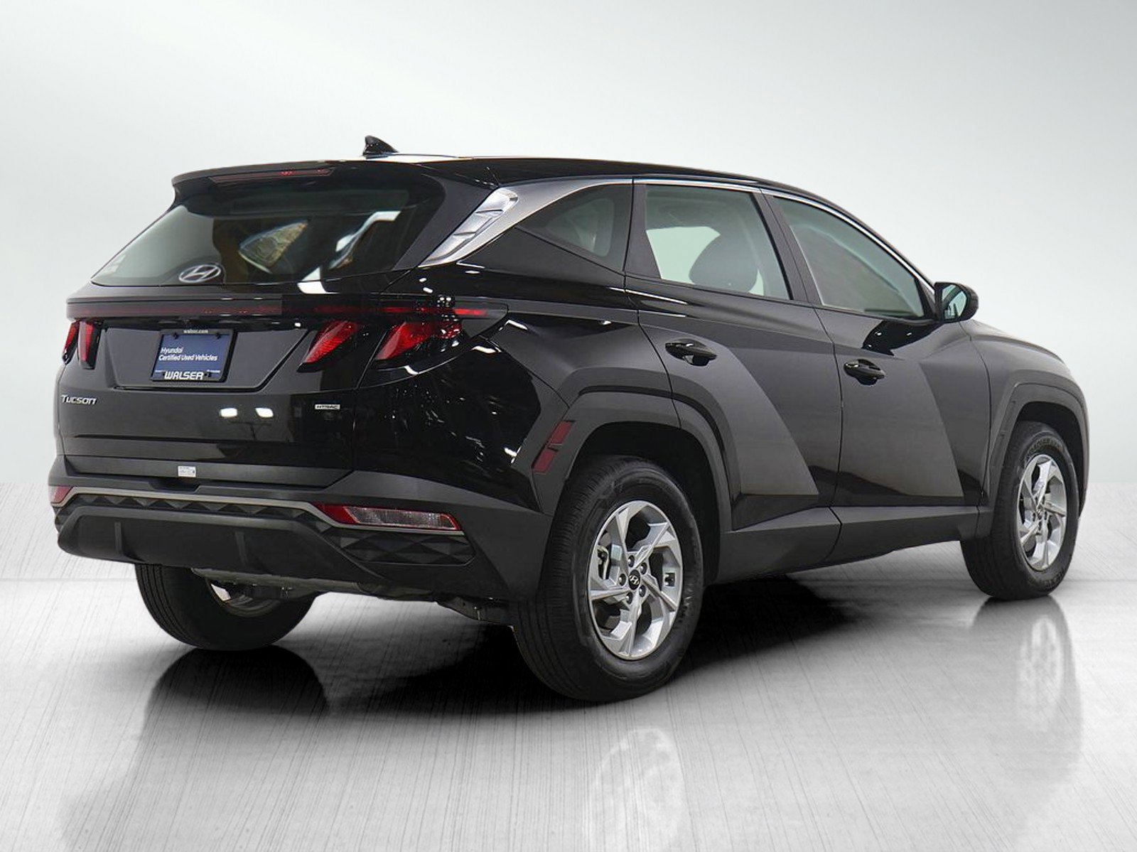 Certified 2024 Hyundai Tucson SE image 5