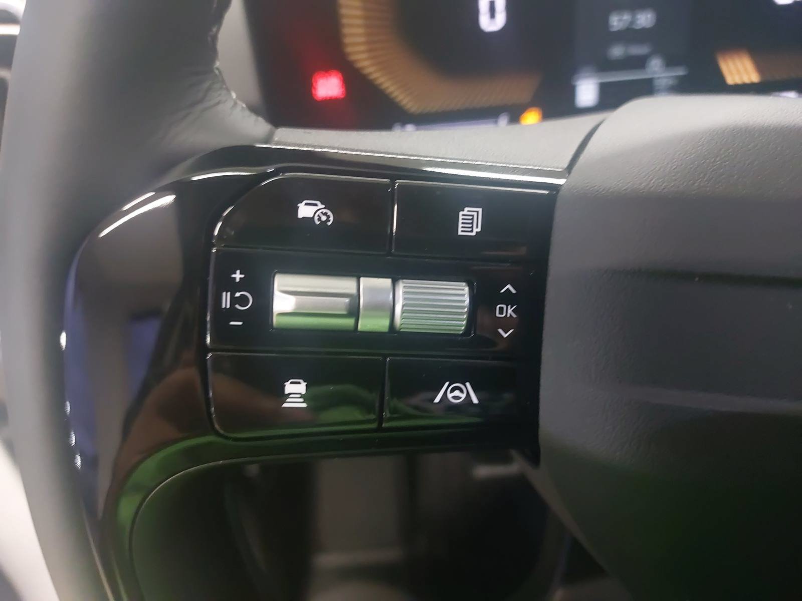 New 2026 Kia Sorento S w/ S Panoramic Sunroof Package FWD image 16
