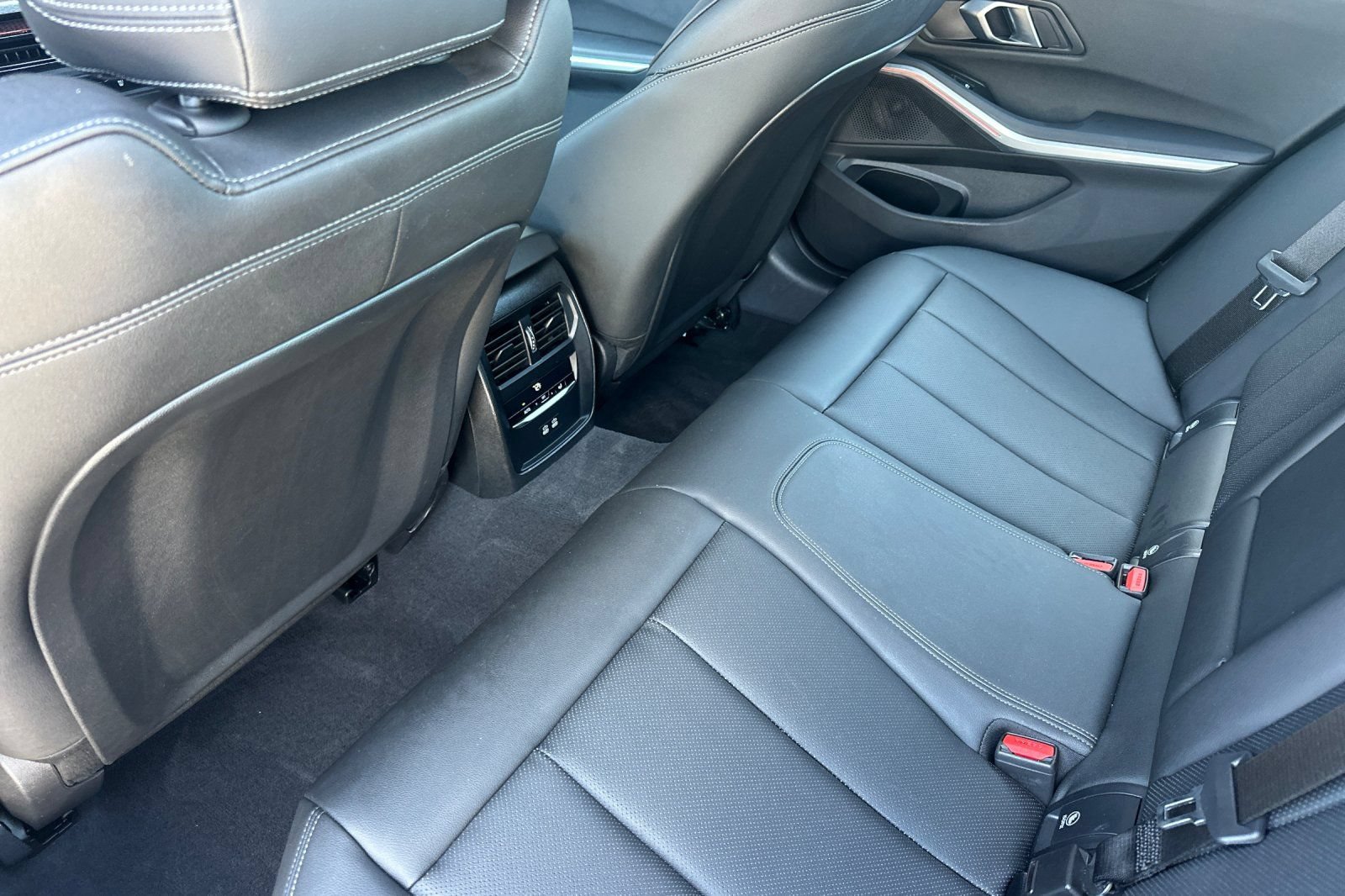 Used 2025 BMW 330i xDrive Sedan AWD/4WD image 14
