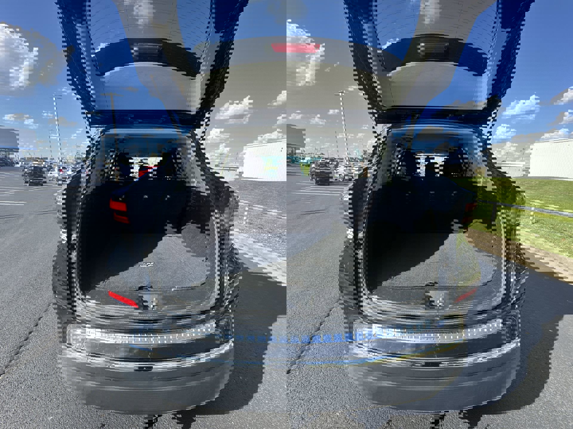 Used 2019 Nissan Murano S image 24