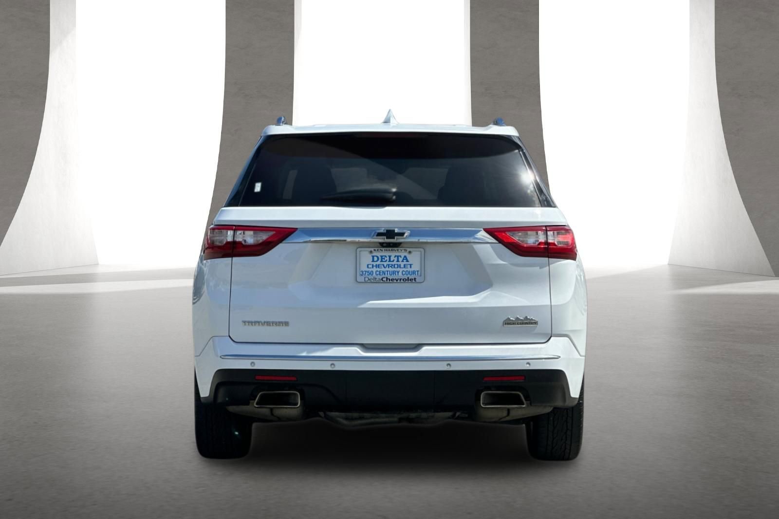 Used 2020 Chevrolet Traverse High Country w/ LPO, Floor Liner Package FWD image 5