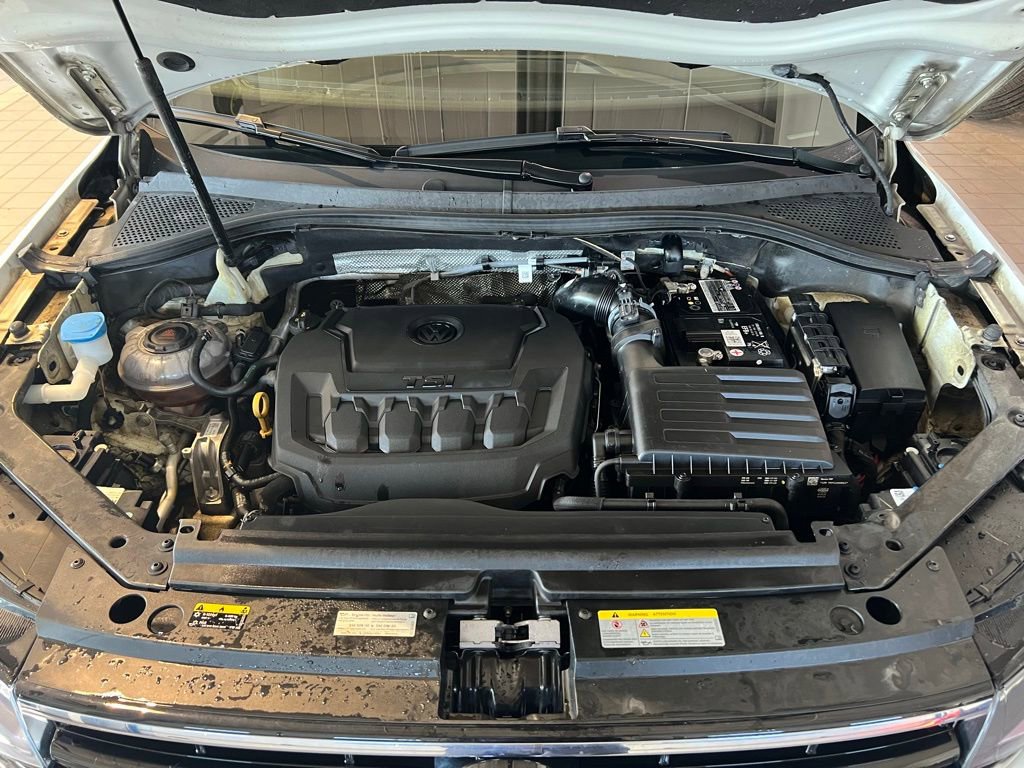 Used 2023 Volkswagen Tiguan SE R-Line AWD/4WD image 13