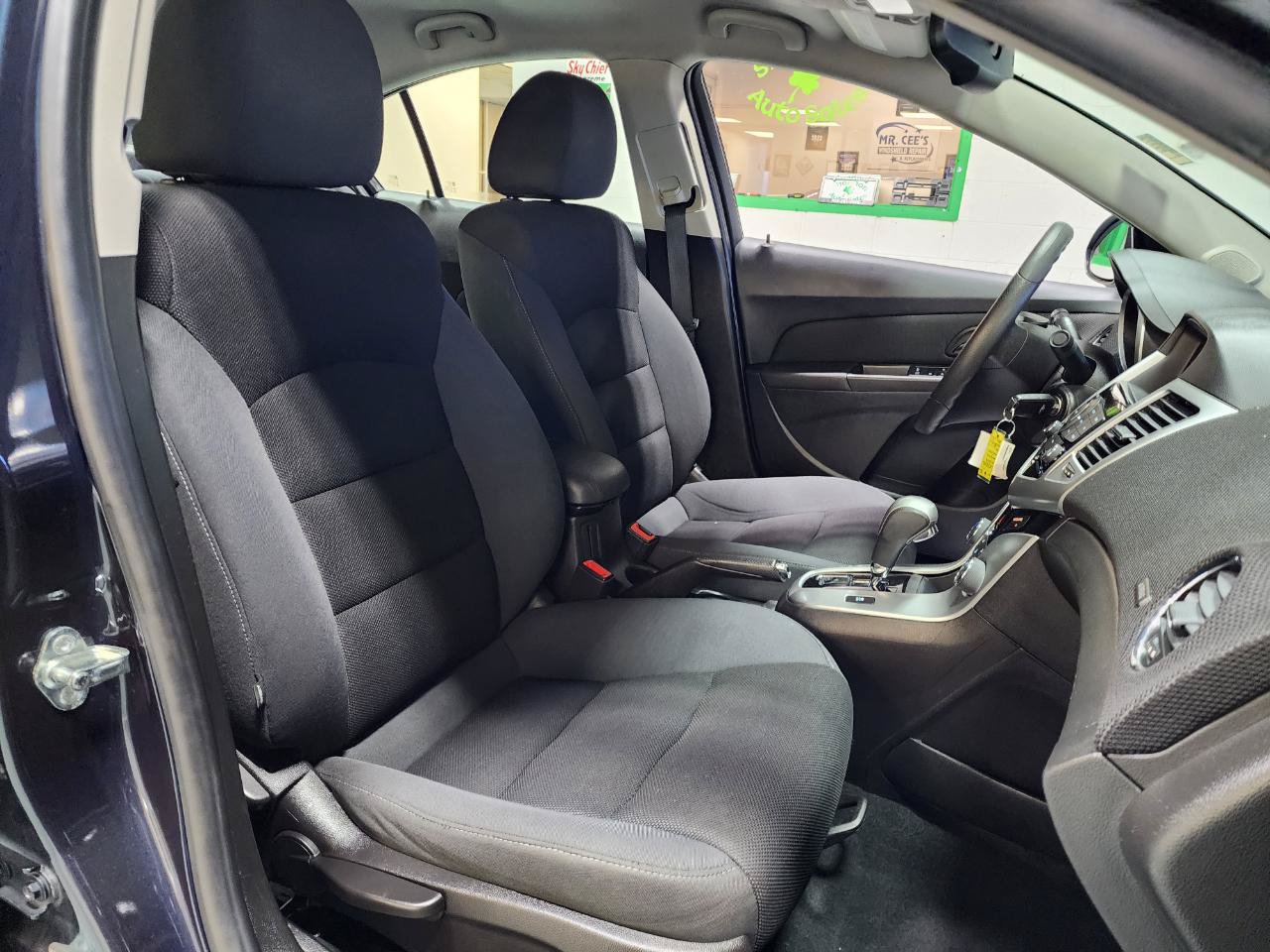 Used 2016 Chevrolet Cruze LT FWD image 24