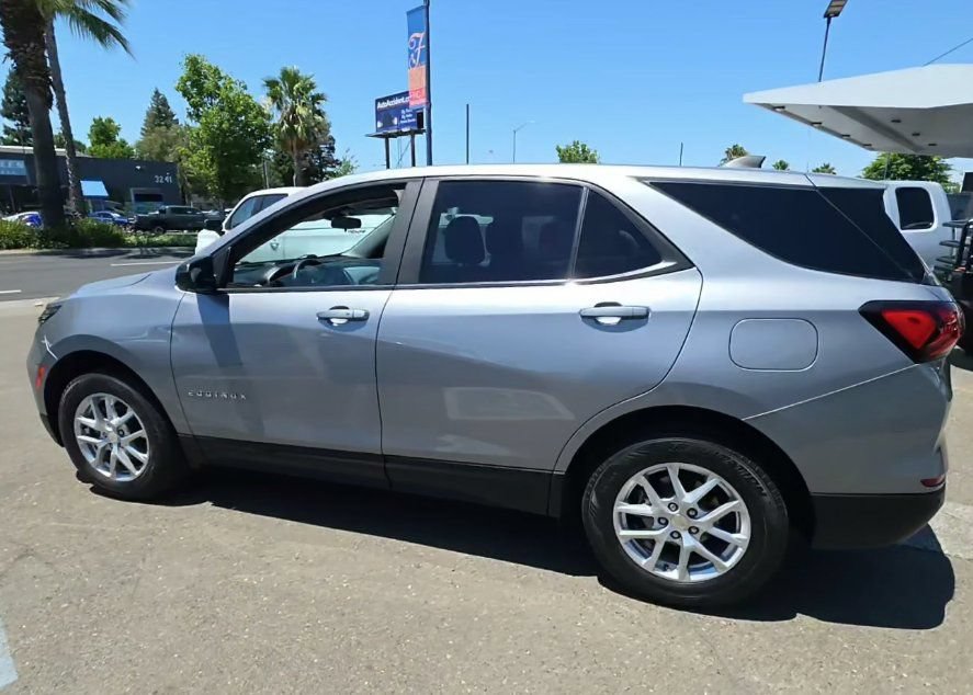 Used 2023 Chevrolet Equinox LS w/ LS Convenience Package AWD/4WD image 26