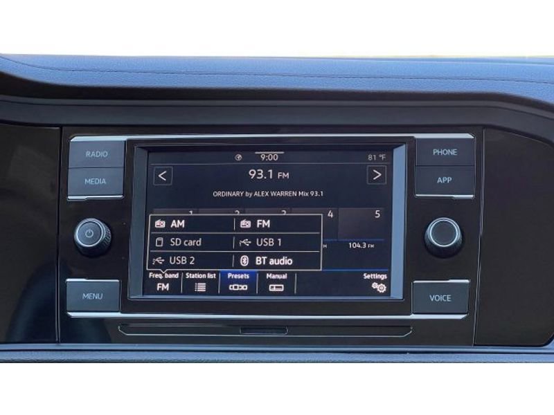 Used 2023 Volkswagen Jetta SE image 36