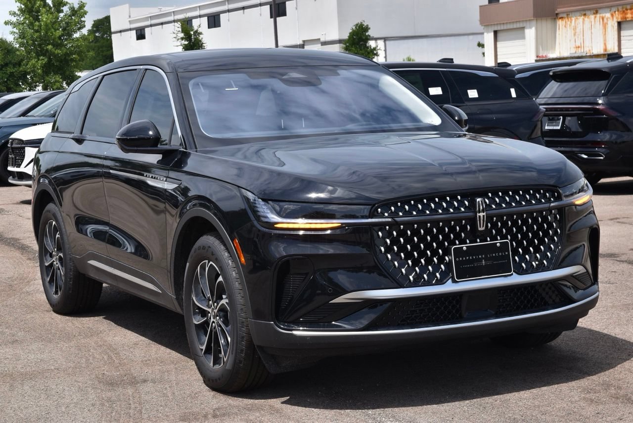 New 2026 Lincoln Nautilus Premier AWD/4WD image 3