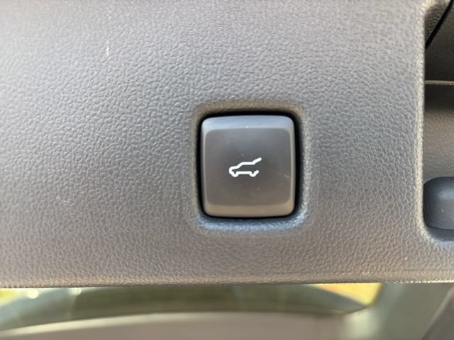 Used 2022 Ford Escape SE w/ SE Sport Appearance Package FWD image 7
