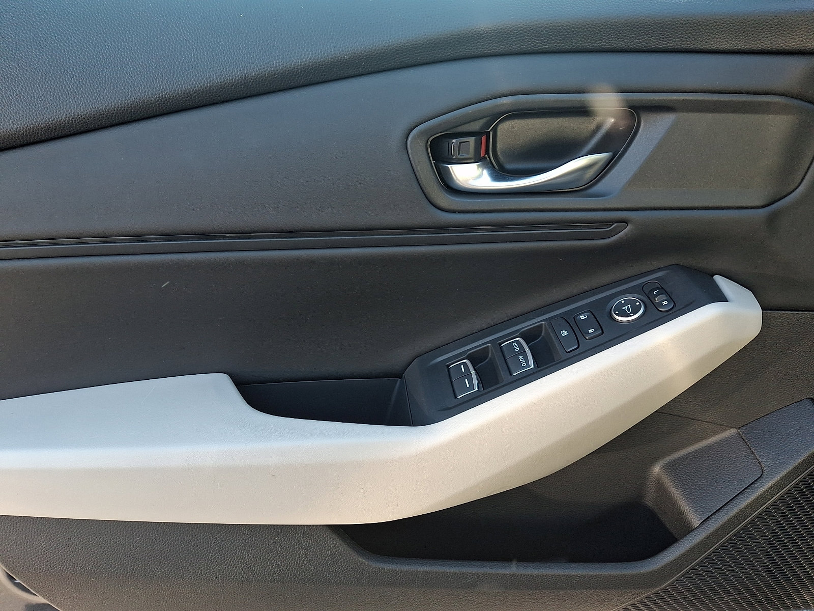 Certified 2023 Honda Accord EX image 11