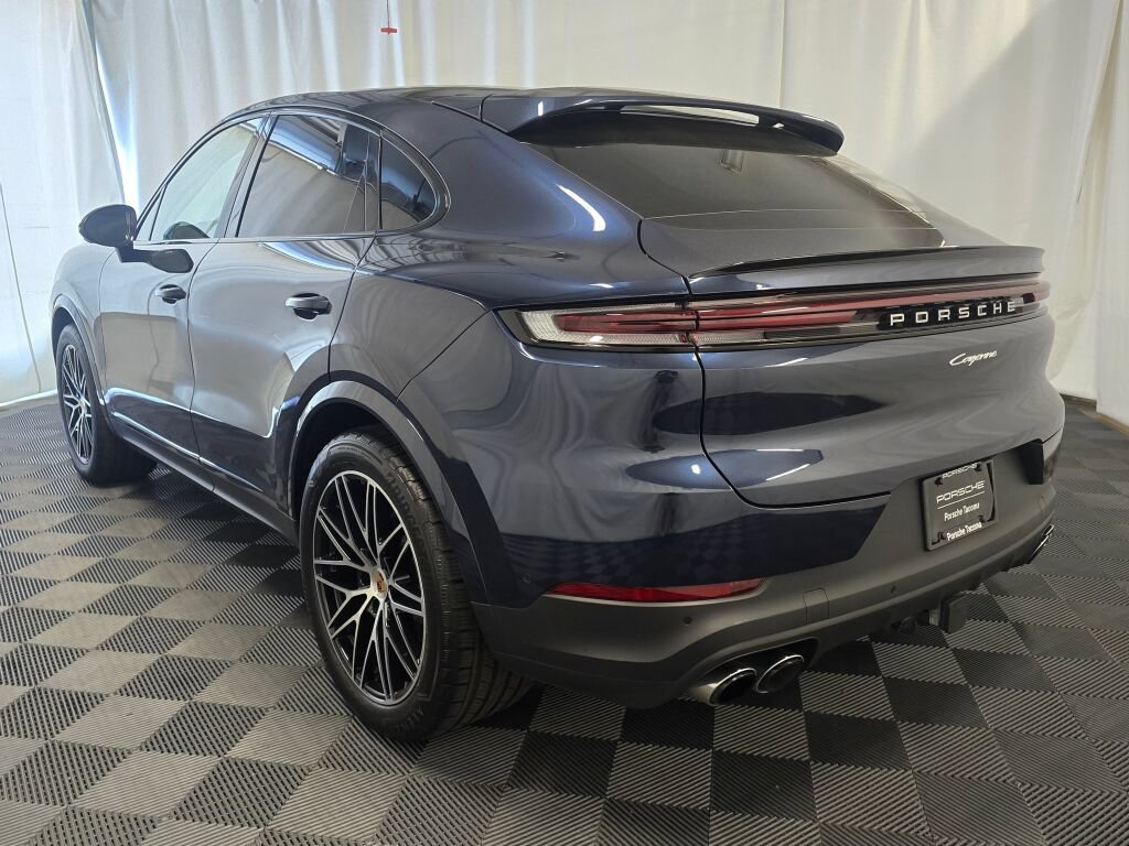 Certified 2025 Porsche Cayenne Coupe AWD/4WD image 3