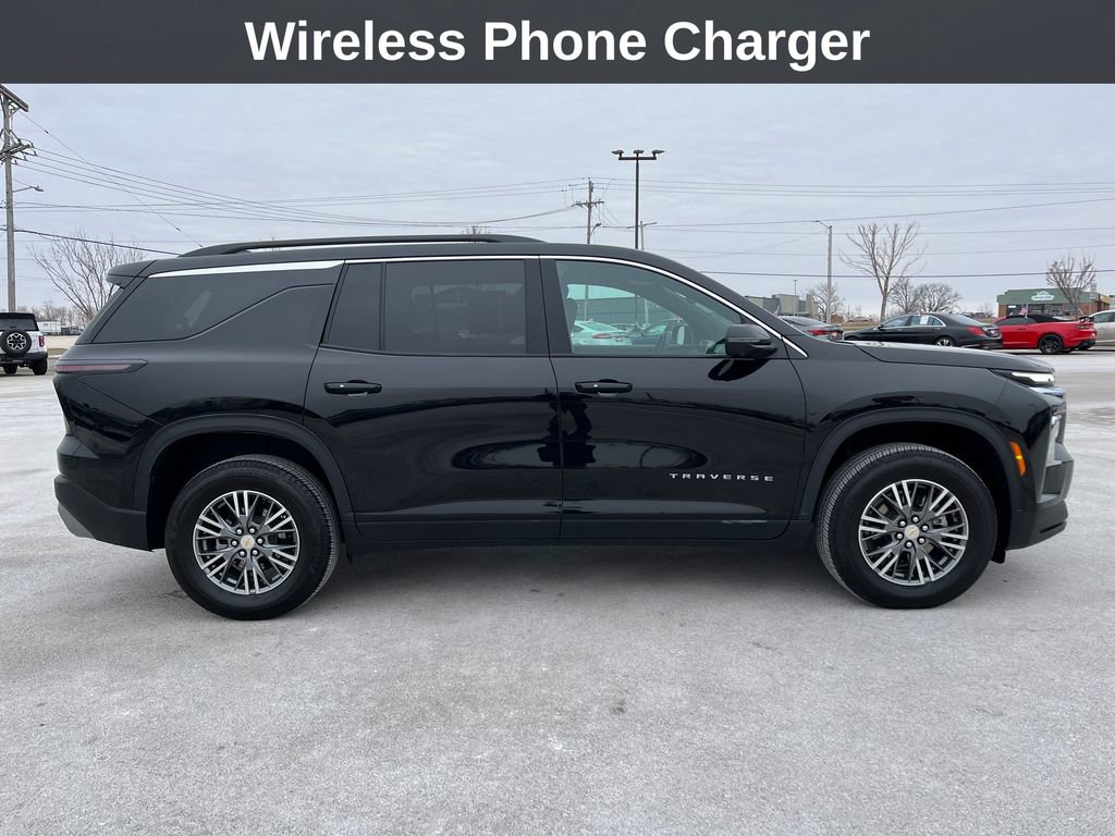 Used 2024 Chevrolet Traverse LT w/ Trailering Package image 8