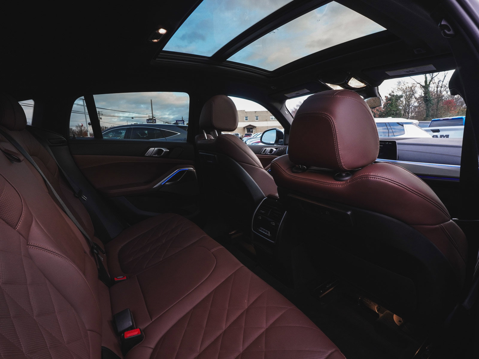 Used 2023 BMW X6 xDrive40i w/ M Sport Package image 33