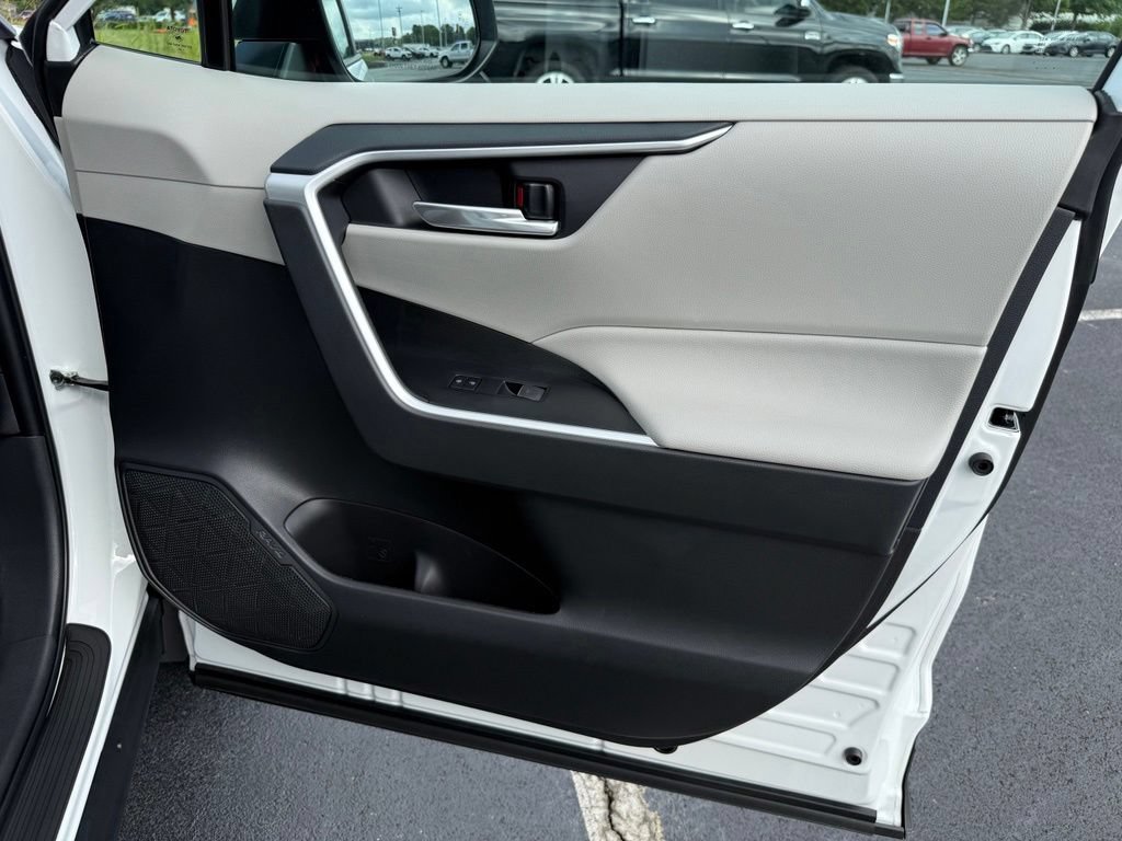 Certified 2025 Toyota RAV4 XLE AWD/4WD image 38