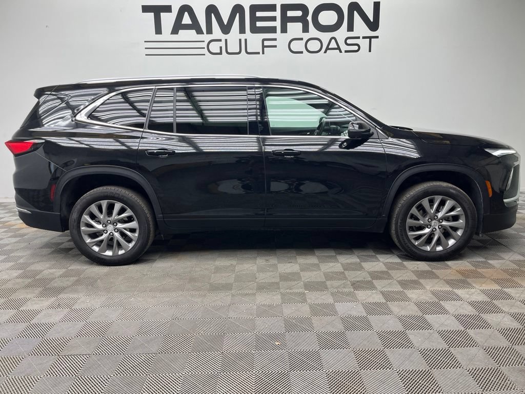 Used 2025 Buick Enclave Preferred FWD image 4