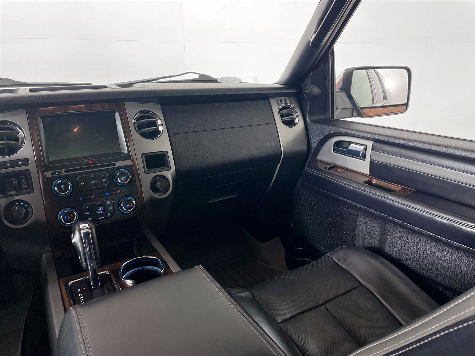 Used 2017 Ford Expedition Max Platinum image 25