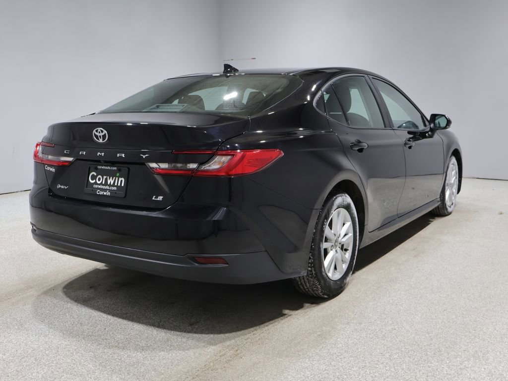 Used 2025 Toyota Camry LE image 2
