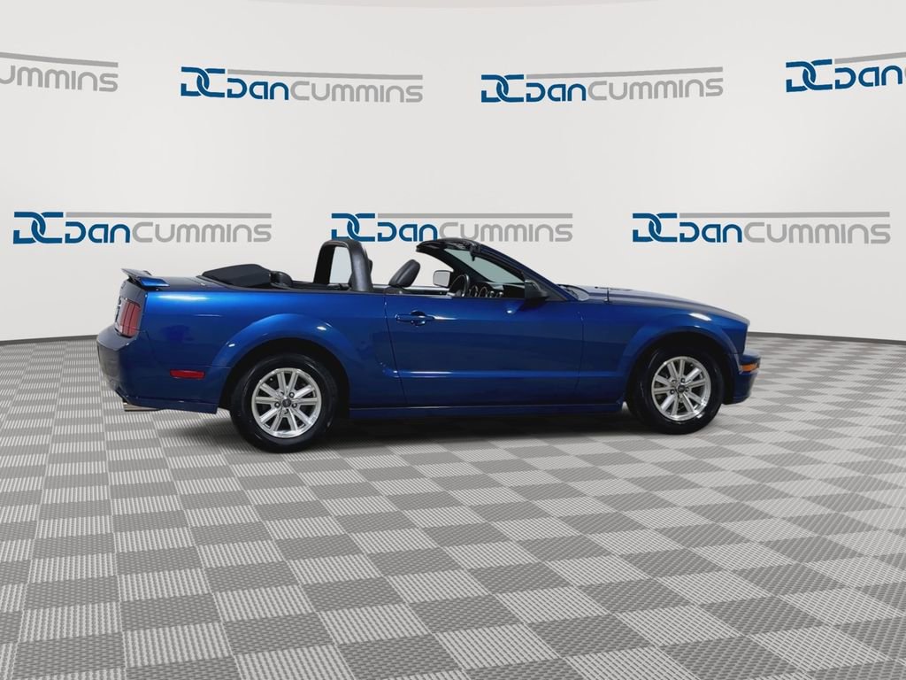 Used 2006 Ford Mustang Convertible image 9