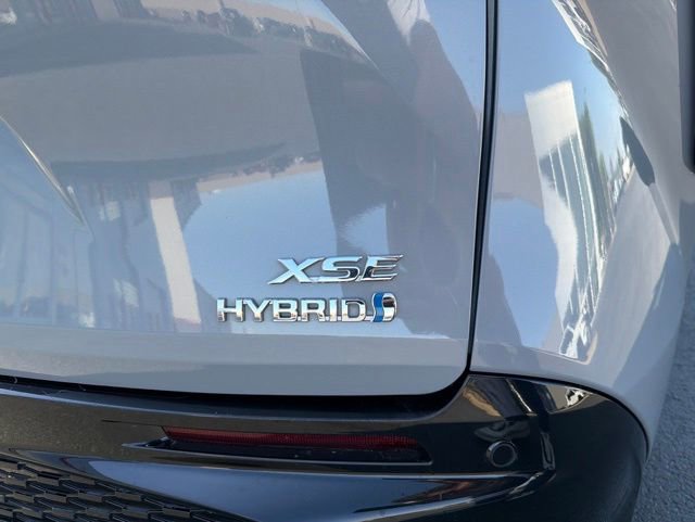 Used 2023 Toyota Sienna XSE AWD/4WD image 8