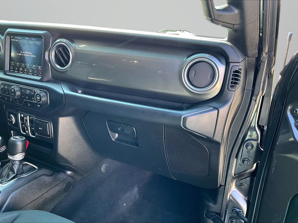 Used 2019 Jeep Wrangler Unlimited Sahara w/ Uconnect 4C Nav & Sound Group AWD/4WD image 18