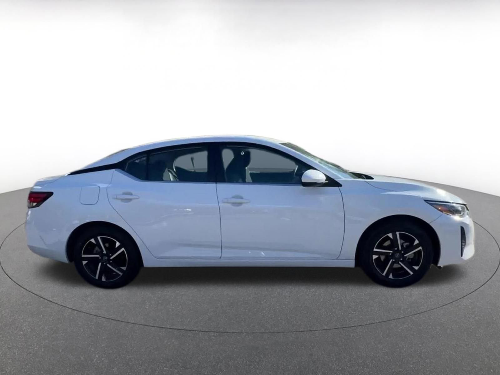 Used 2025 Nissan Sentra SV FWD image 16