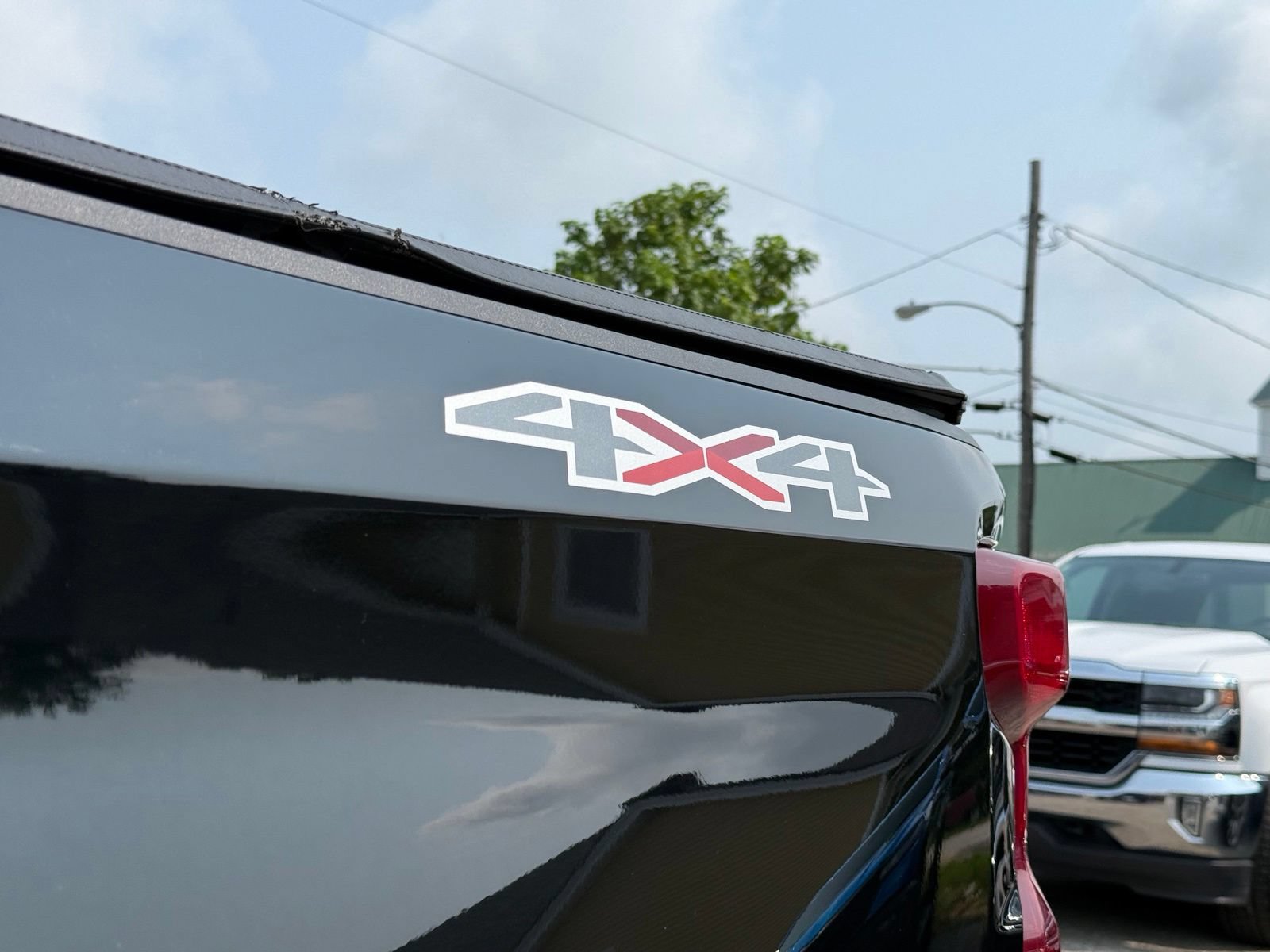 Used 2020 Chevrolet Silverado 1500 Custom w/ Custom Value Package AWD/4WD image 11