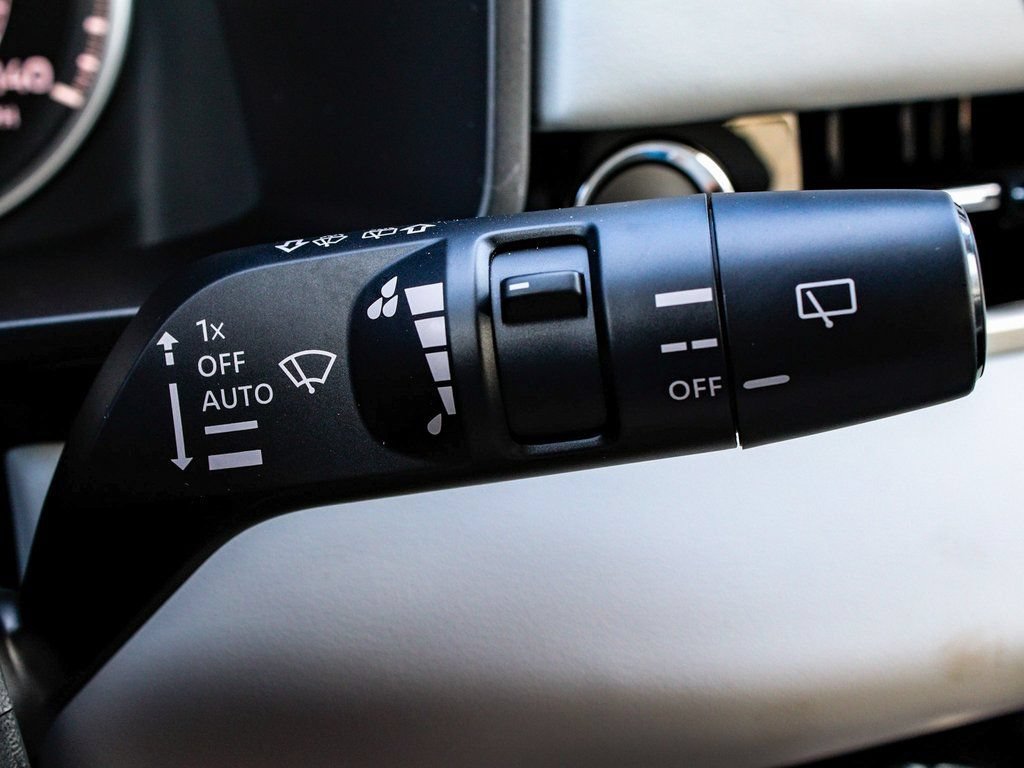Used 2025 Mitsubishi Outlander SE AWD/4WD image 29