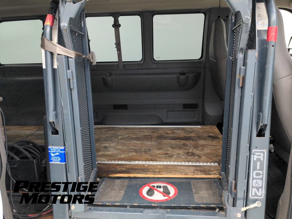 Used 2018 Chevrolet Express 3500 LT w/ LT Preferred Equipment Group RWD image 21