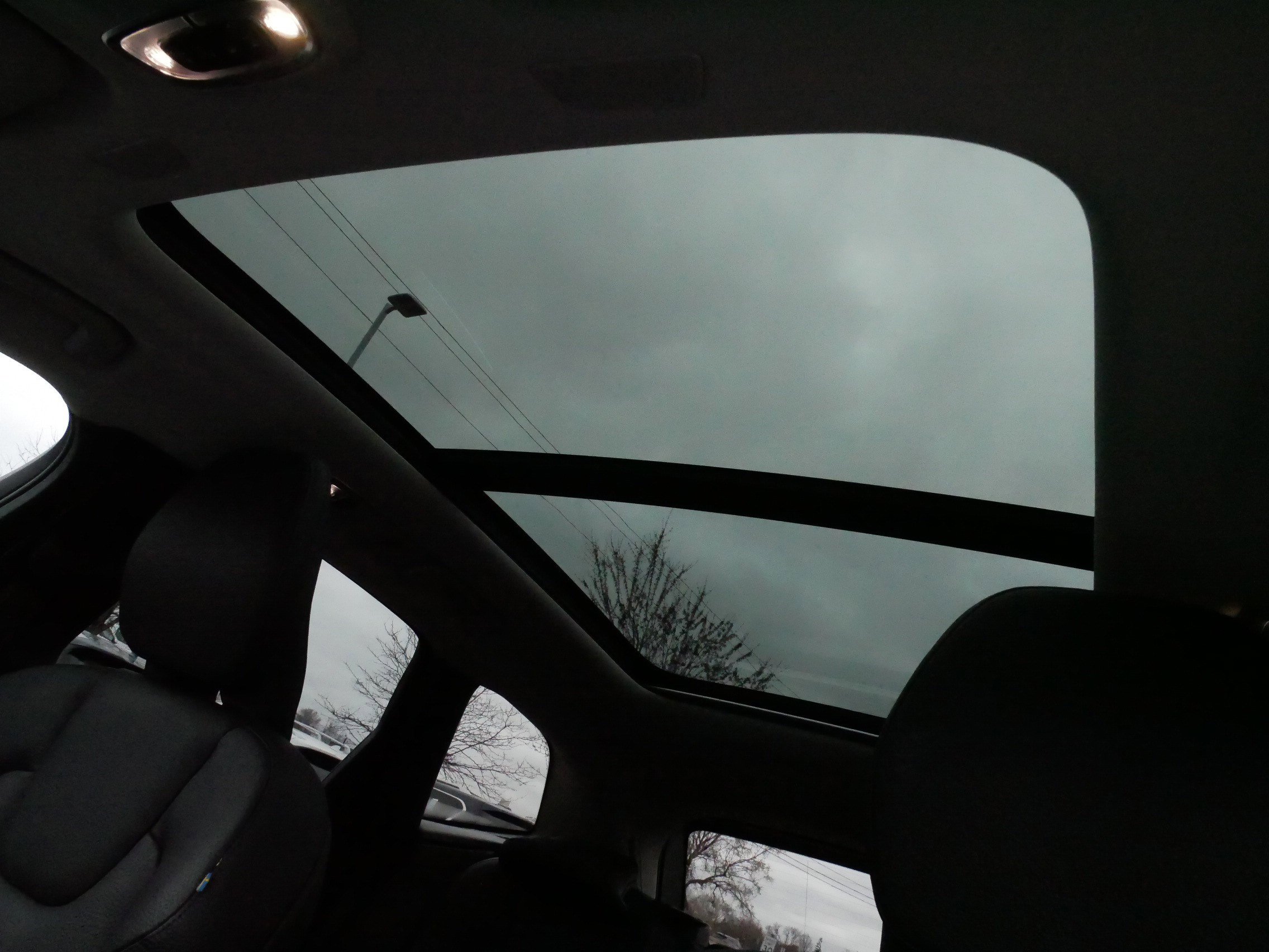 Used 2021 Volvo XC60 T5 Momentum w/ Premium Package image 31