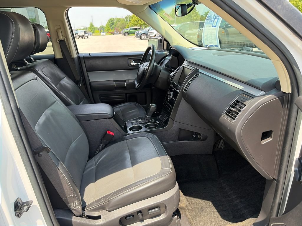 Used 2015 Ford Flex Limited w/ Equipment Group 301A FWD image 11