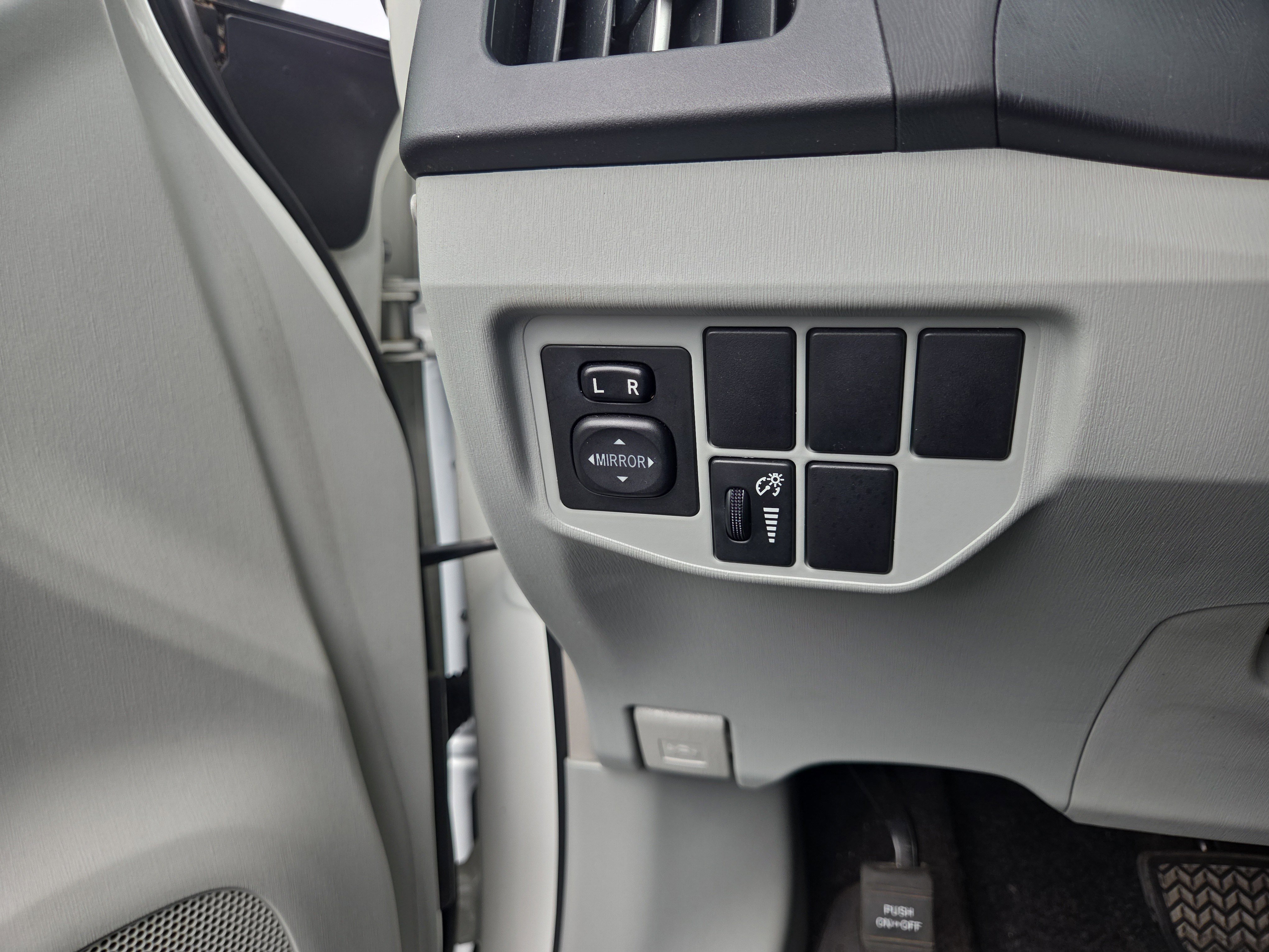 Used 2015 Toyota Prius Two image 27