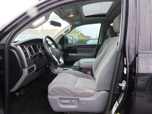 Used 2017 Toyota Sequoia SR5 AWD/4WD image 14