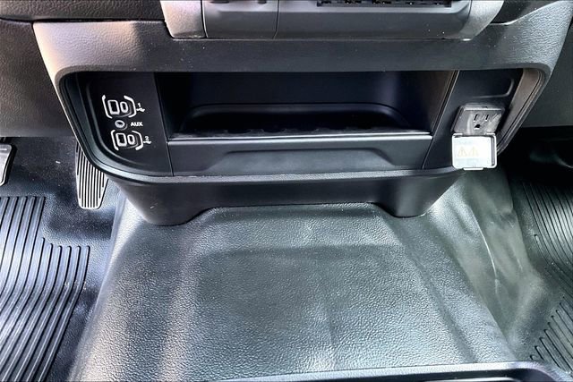 Used 2025 RAM 2500 Tradesman w/ Chrome Appearance Group image 33